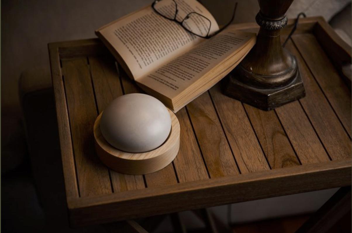 returniti+stone+on+desk